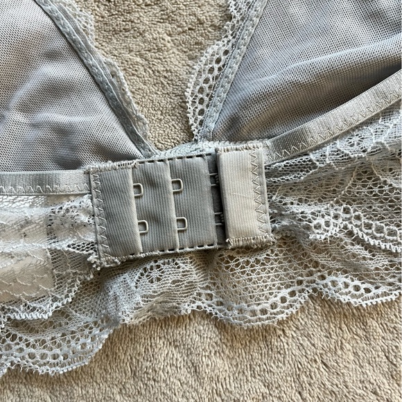 Brandy Melville Lace Bralette - Picture 5 of 9
